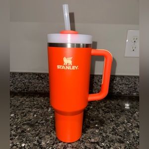 Stanley 40oz Quencher H2.0 in Tigerlily